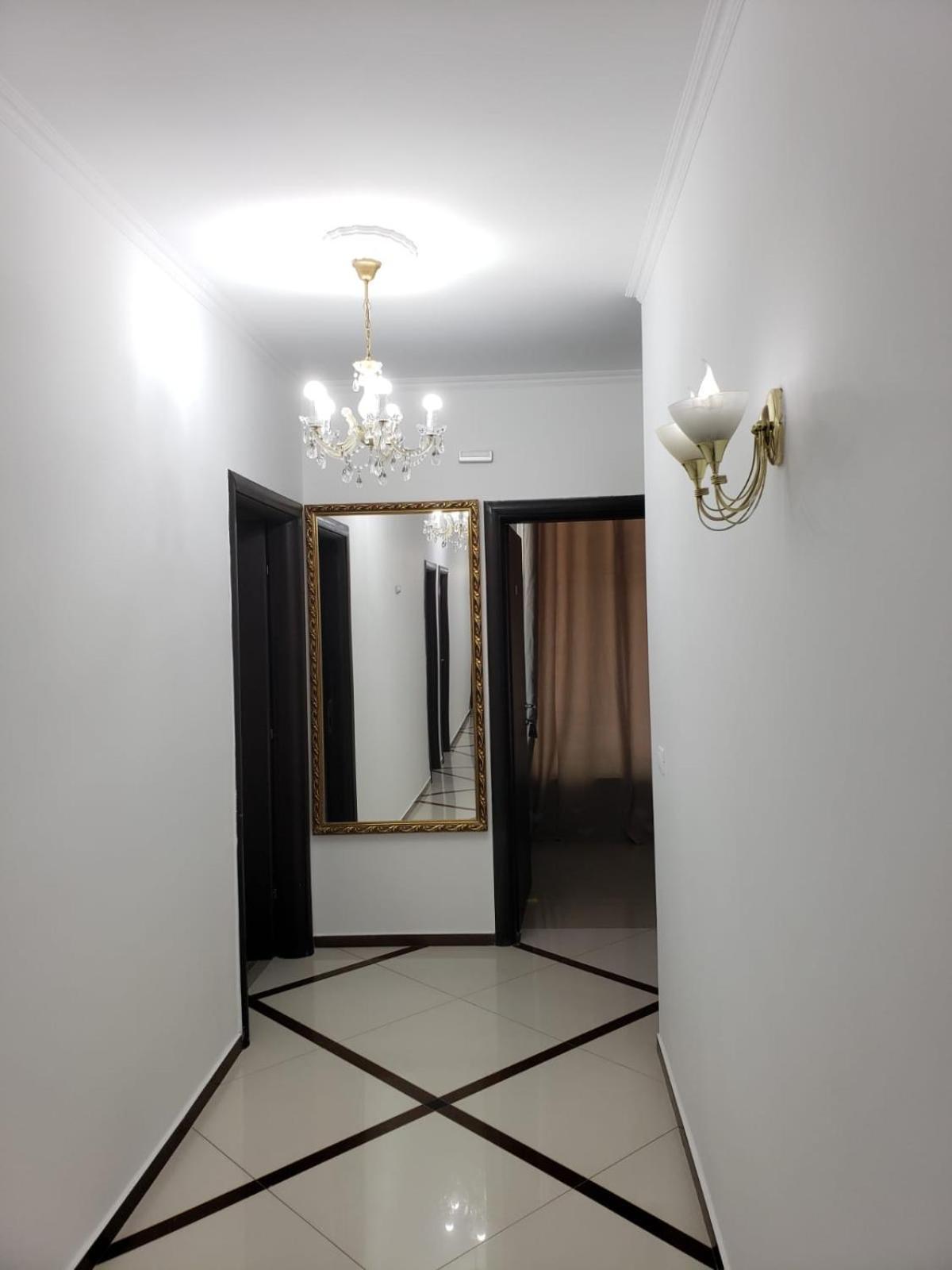 萨兰达皇家酒店 Sarandë 外观 照片