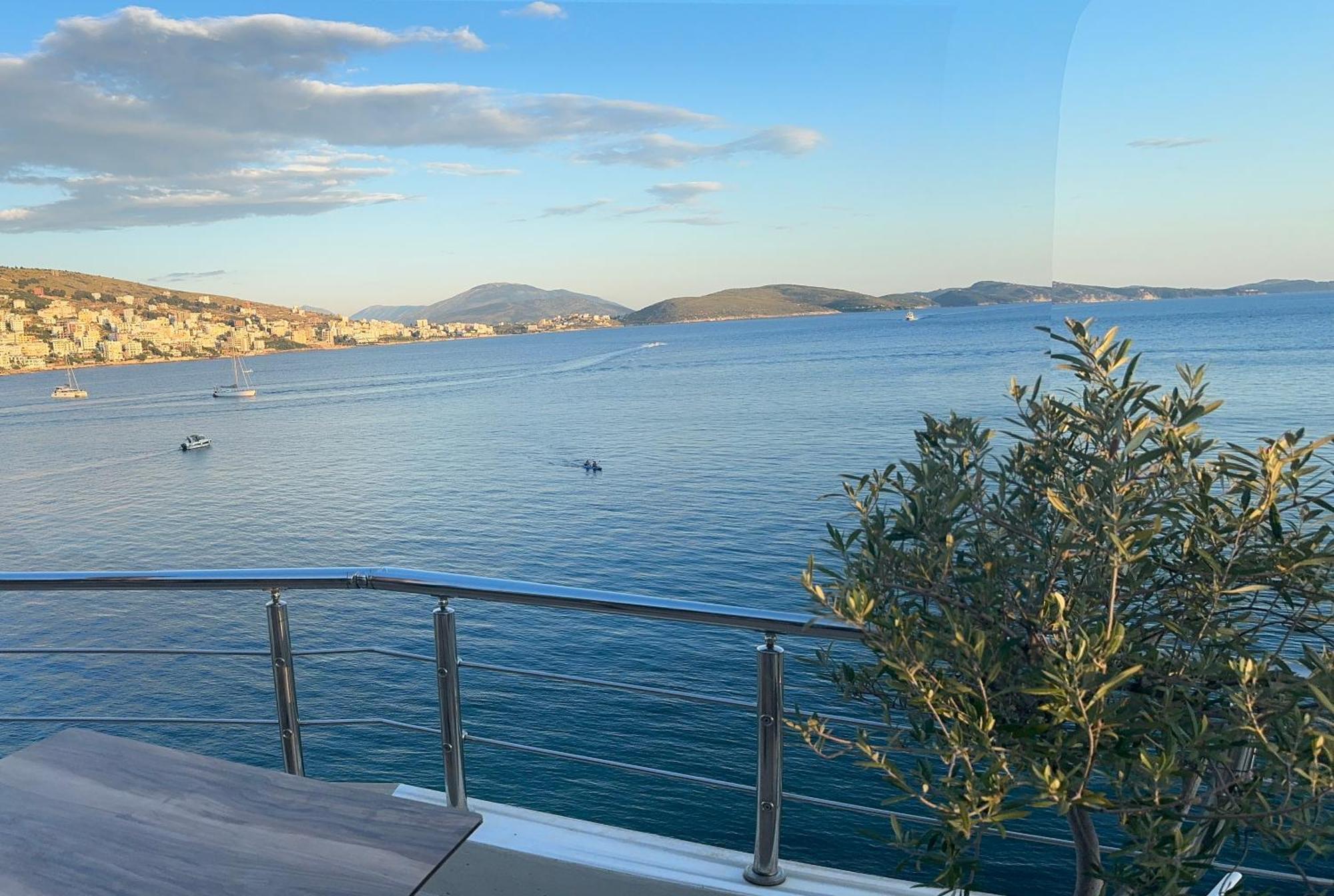 萨兰达皇家酒店 Sarandë 外观 照片