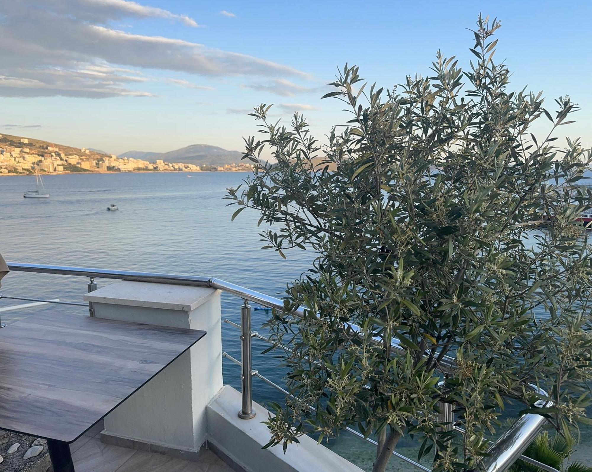 萨兰达皇家酒店 Sarandë 外观 照片