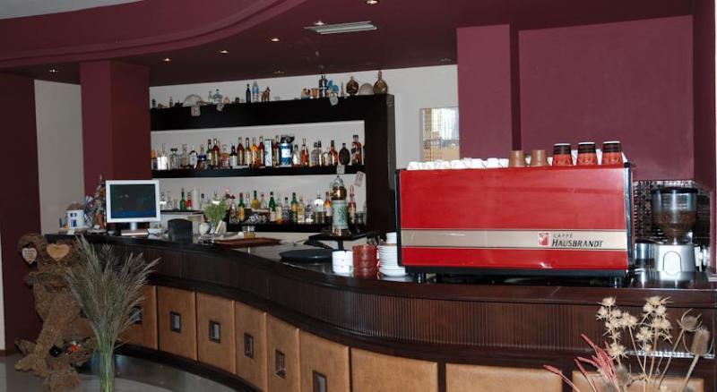 萨兰达皇家酒店 Sarandë 外观 照片